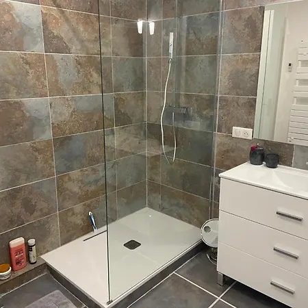 Appartement 5 Personnes * Beaucaire (Gard)